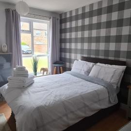 4-5 bedroom 2 bath Bungalow mobility accessible