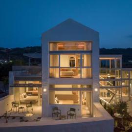 Anassa House with Rooftop Jacuzzi, hotel in Vamos