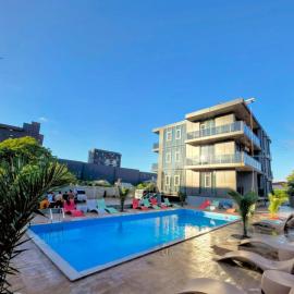 ,,KaKalo'' Apartments, hotel in Kobuleti