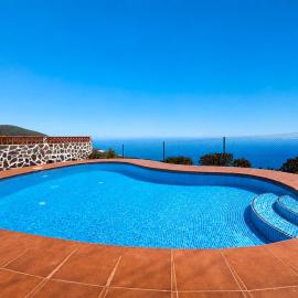 Tomasín, hotel a Puntallana