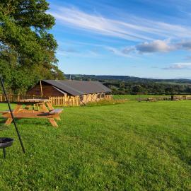 Lower Keats Glamping, hotel a Chard Junction