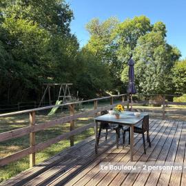 2 Chalets indépendants 5 personnes et 2 personnes accès PMR en pleine nature, climatisés Proche du Puy duFou