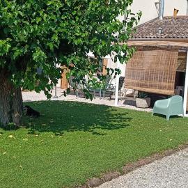 Casa Vacanze "Ae Rive", hotel u gradu 'Pederobba'