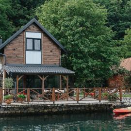 Vikendica Family, hotel em Gojsalica