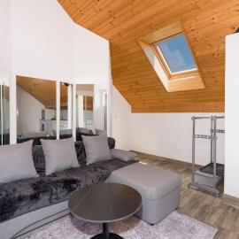 Central Apartment near Bern Parking & Balcony