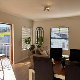 Cozy Camelot, Stellenbosch