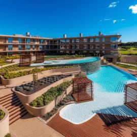 Oceanfront Luxury Apt in Algarve Breathtaking View, hotel in Quarteira