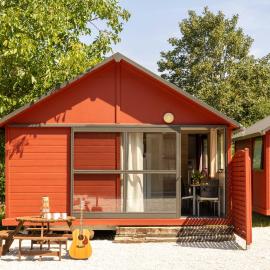 Family Cottage, Hotel in Torcy