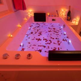 NOUVEAU ! La Relax Room, suite de prestige avec Balnéo à Saint-Omer