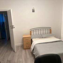 Cozy double room with private toilet and shower in a quiet neighbourhood