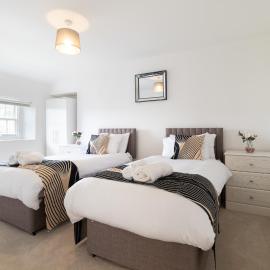 Executive 2BR Business & Contractor Stay, hotel in Weston-super-Mare