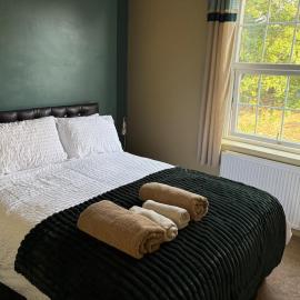 Character cottage with parking and WiFi