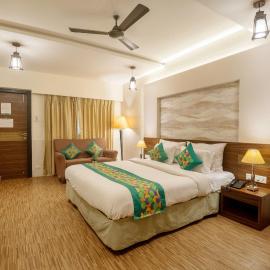 Treebo Five Elements with Swimming Pool, hotel sa Lonavala