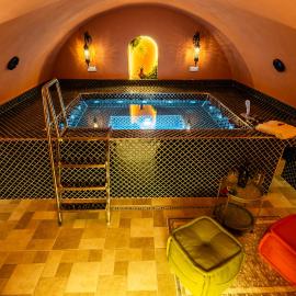 Luxury Ottoman Townhouse - Private Spa & Jacuzzi, hotel in Istanbul