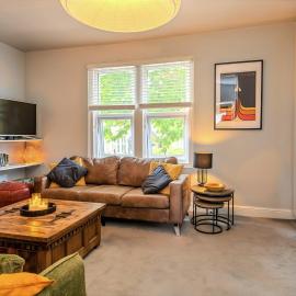 Modern 1-bed on vibrant Gloucester Road, khách sạn ở Bristol