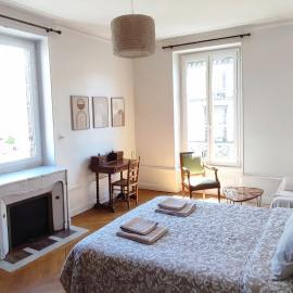 Particulier & Pro - 4 chambres - 8 pers - Jaude avec parking privée
