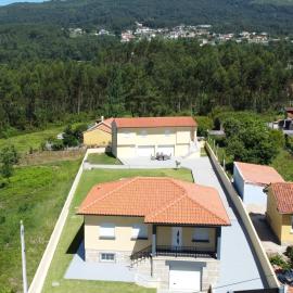 Casa Fronteiriça - 2 Casas com piscina privada
