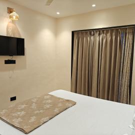 Santkrupa Home stay, Bhandardara, hotelli kohteessa Rājur