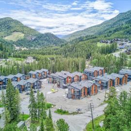 Nordix Townhomes Pet-Friendly by StayIn, hotel en Panorama