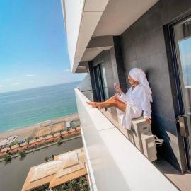 Orbi City Studio Panorama View Sea, hotelli kohteessa Batumi