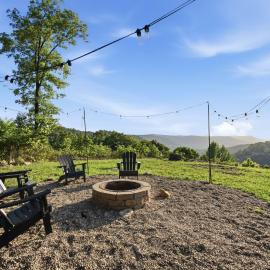 "Black Hawk" - The Overlook LUX Cabin - RRG