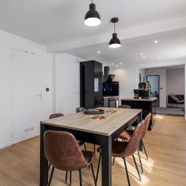Cozy & Quiet 2 Bedrooms Apartment - Terrace & Private Parking