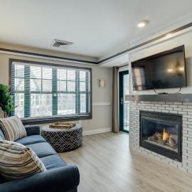 Walk to Waterpark Mtn Views Pool Hot Tub 340