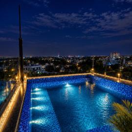 luxury Rooms with Rooftop Swimming pool Ratanada