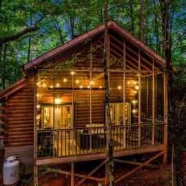Red Rose Cabin with Indoor Jacuzzi