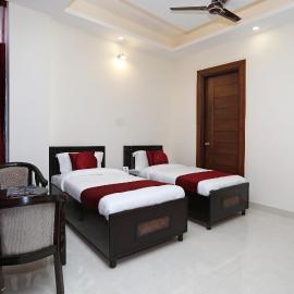 Hotel O Royal Inn