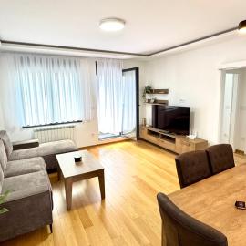 Lux Apartment near Ada Mall & Lake