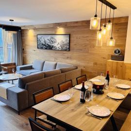 Ski-in out Apt with Mountain Viewand Parking