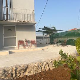 Alonaki, Hotel in Litsárdha