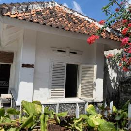 Omah Bagio Guest House By Sewain, hotel em Sentool