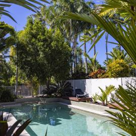 BeachLuxe Sunseeker, Sublime Tropical Apartment