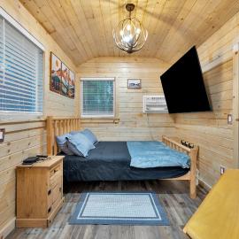 Immerse in Julian Cozy Cabin w Fireplace & Deck