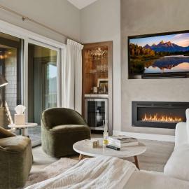 3 BR Penthouse with Lake Views Near Gozzer, hotel in Harrison
