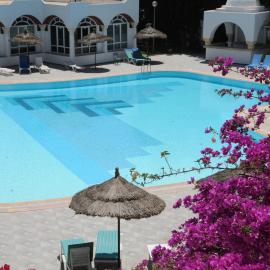 Hotel Menara، فندق في الحمامات