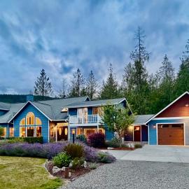 ElkLandia The Olympic Peninsula's Premier Luxury Estate for Gatherings، فندق في سيكيم