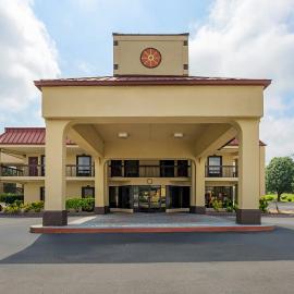 Red Roof Inn & Suites Clinton, TN, hotel a Clinton