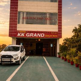Hotel KK Grand, hotell i Guntūr