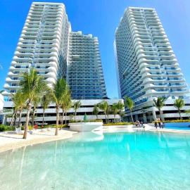 ELITE LUXURÉ- AZURE NORTH BARBADOS by Elaiza Jean, hotell i San Fernando