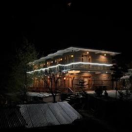 Bisht wooden cottages, ξενοδοχείο σε Jibhi