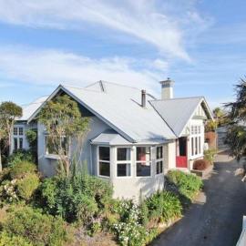Victorian Villa - 3 Large Bedrooms with Seaviews