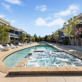 Relaxed Esplanade Living near Pier & Marina