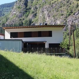 Modern apartment in the Tyrolean mountains、フリースのホテル