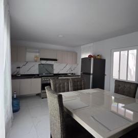 Casa Trebol Moderna Exclusiva ValQuirico, hotel en Santa Inés Zacatelco