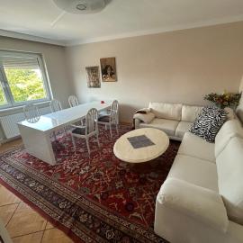 Große 4 Zimmer Wohnung