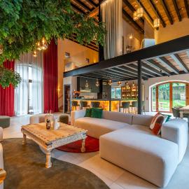 Woodloft, a unique place with an indoor pool!, hotell i Sévrier