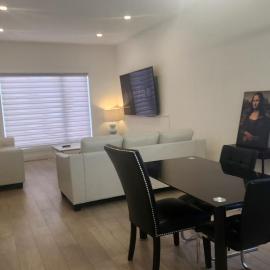 Executive 2BR Home - Free EV Charging - Near WPG Airport